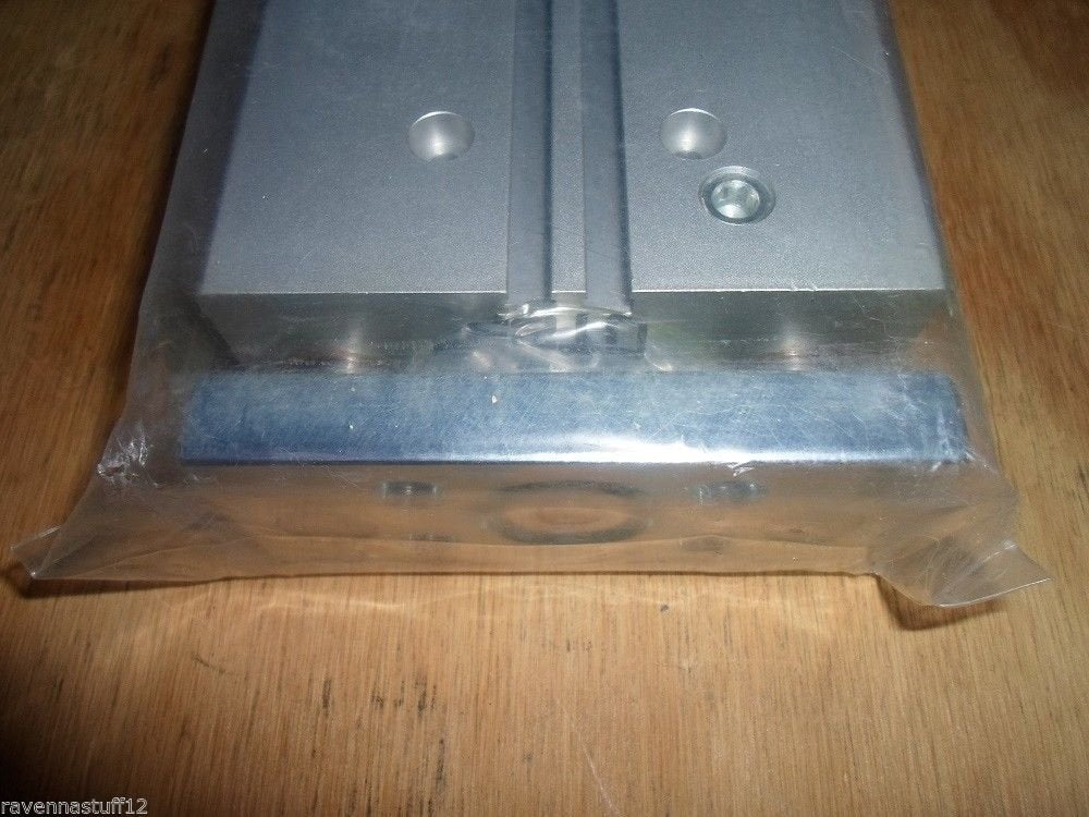 FESTO DFM-25-50-P-A-GF (170851), 1.5-10 BAR, 25 MM BORE, 50 MM STROKE, DOUBLE-ACTING, ELASTIC CUSHIONING RINGS/PADS AT BOTH ENDS, G1/8 PNEUMATIC CONNECTION, GUIDED ACTUATOR, NBR SEALS, SERIES DFM, SLI