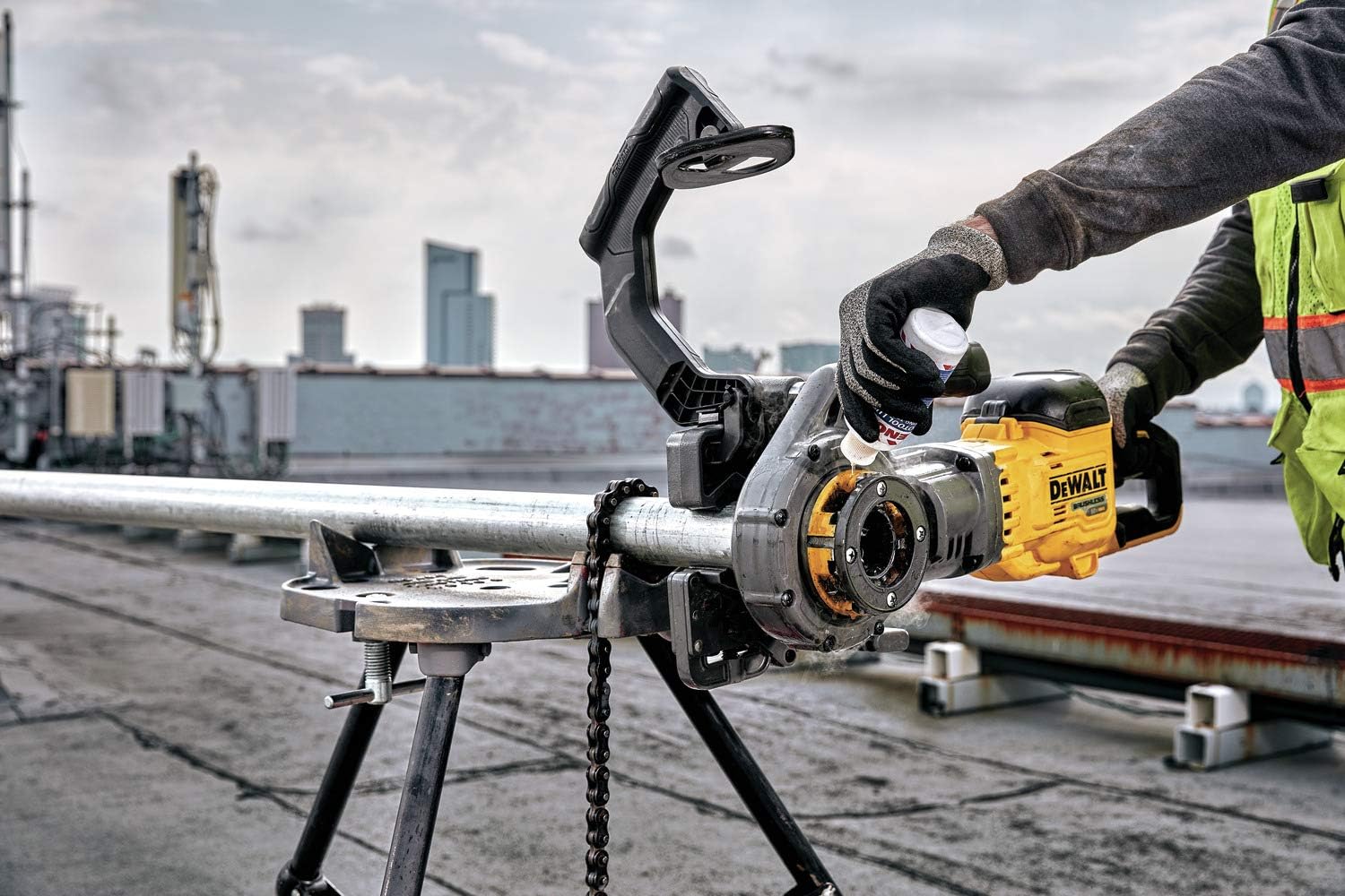 DEWALT FLEXVOLT 60V MAX* Pipe Threader Kit, Die Heads (DCE700X2K)