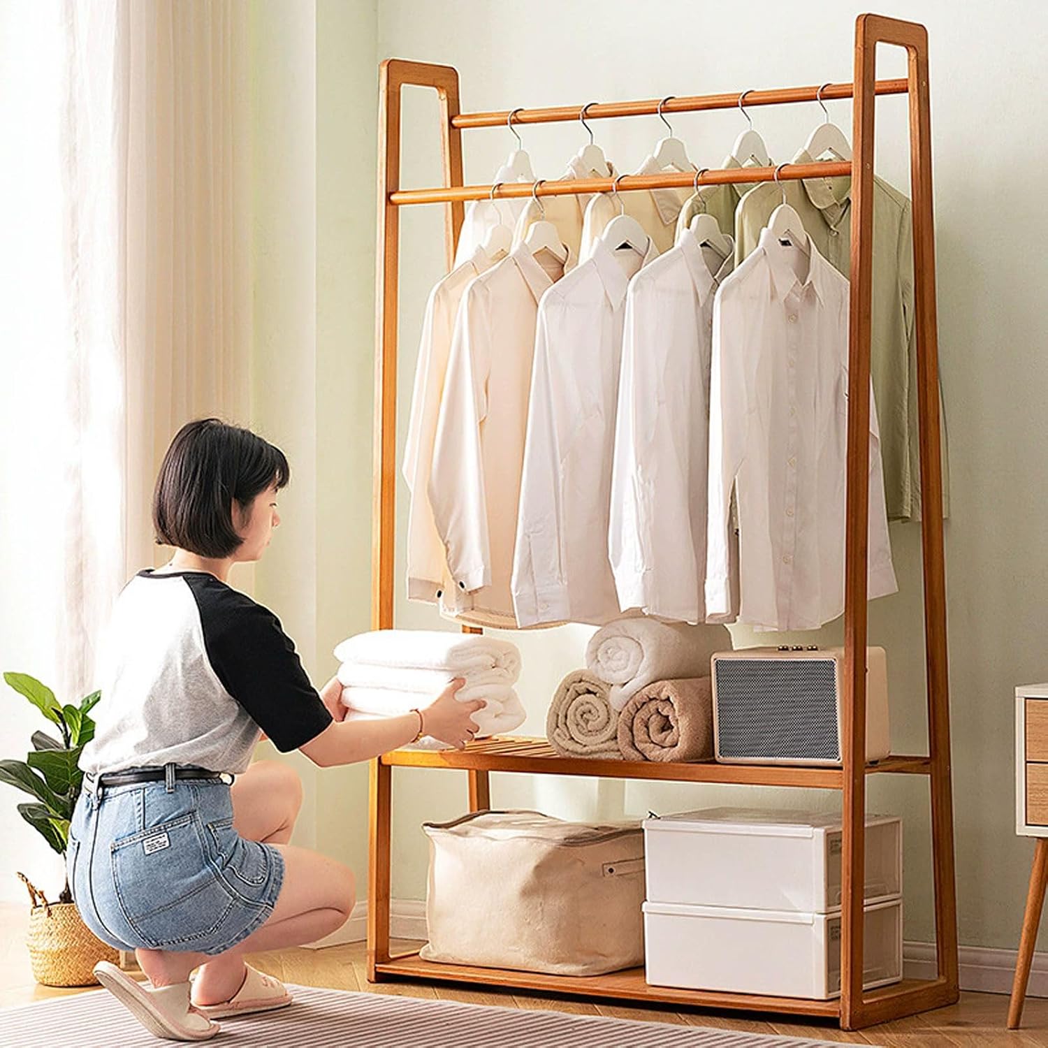 Portable Double Rod Bamboo Coat Rack, Freestanding Clothing Organizer with 2-Tier Storage Shelves, Stylish Garment Rack for Bedroom & Entryway (60cm)