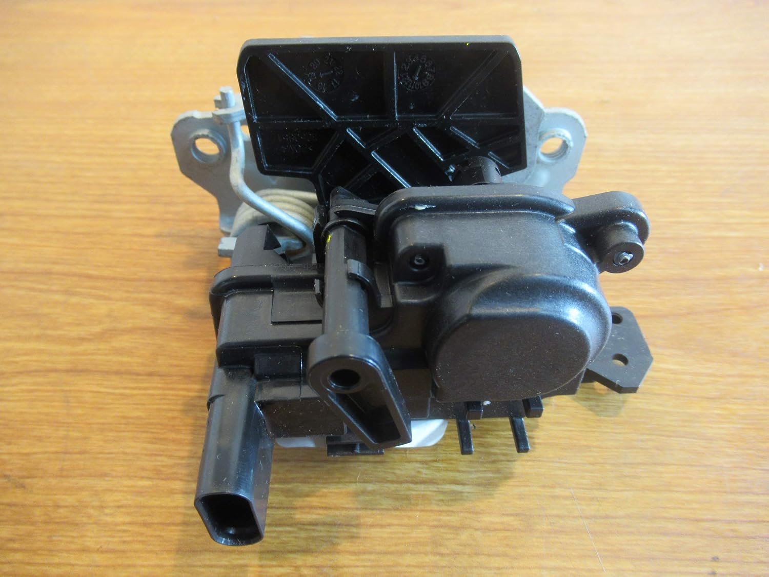 Mopar 2019-2020 Ram 2500 3500 Rear Left & Right Tailgate Latch New OEM